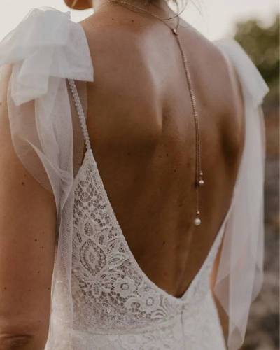 Collier de dos mariée