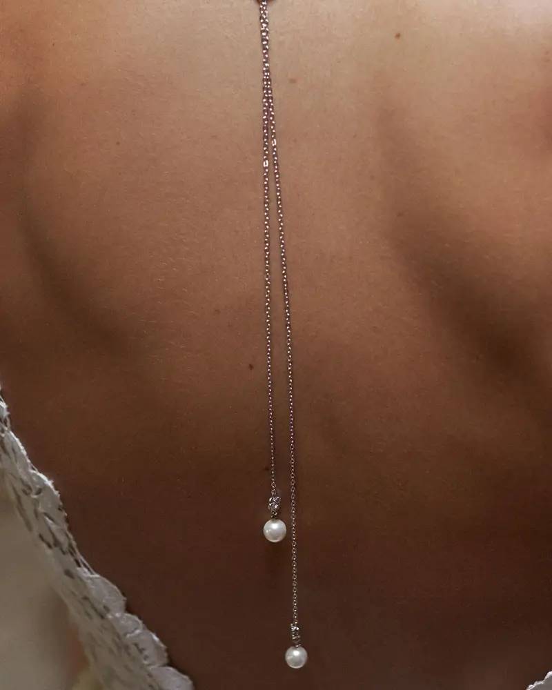 Collier de dos mariée