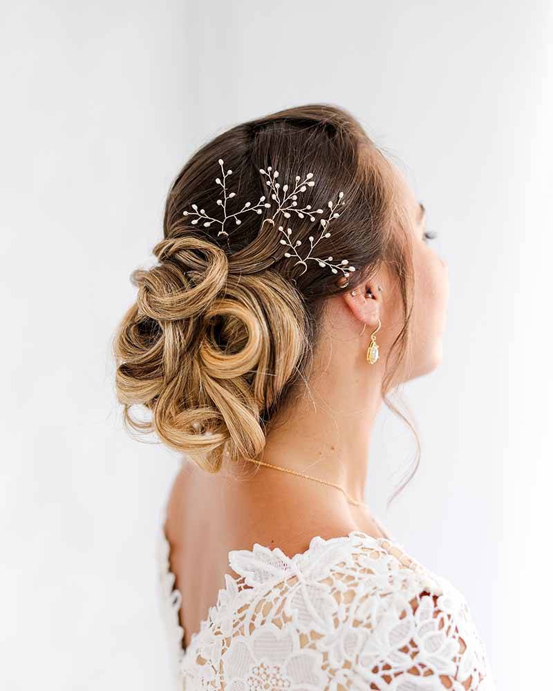 pic a chignon mariée perles délicates