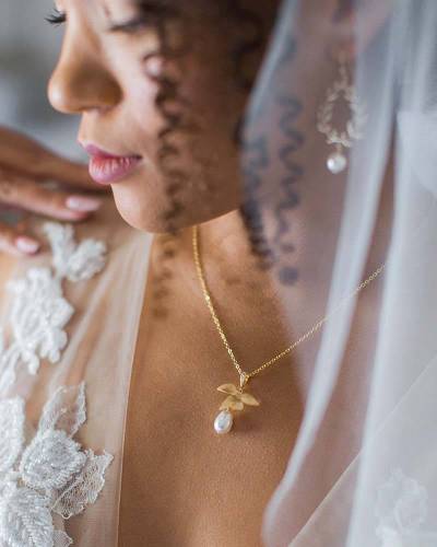 Collier Mariage dorée orchidée "Synthia"